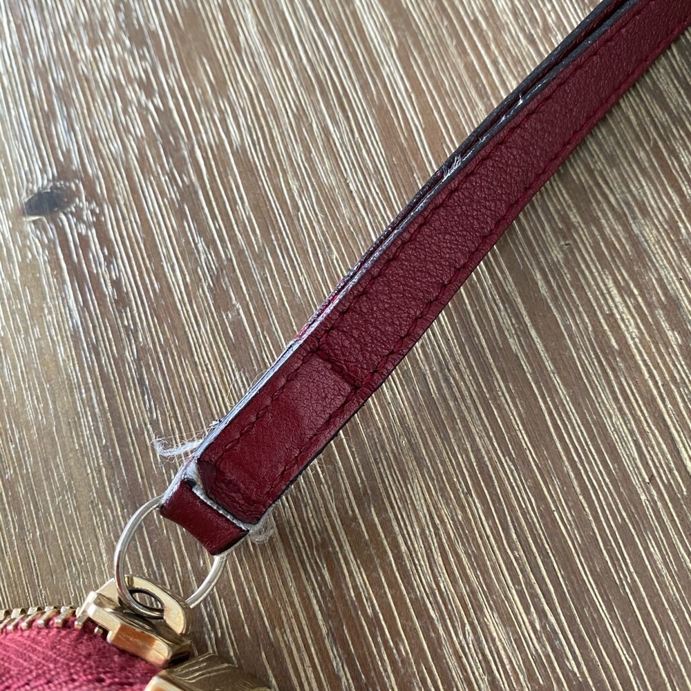Authentic Gucci wallet wristlet - Picture 7 of 9